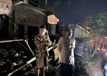 Polsek Tempe Tanggap Cepat Tangani Kebakaran Rumah Kosong di Kelurahan Bulupabbulu