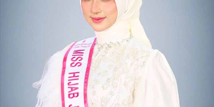 Dari Pesantren ke Panggung Inspirasi: Alawiyah Mahrus Juara 3 Miss Hijab Jatim 2025, Suarakan Kesehatan Mental Perempuan
