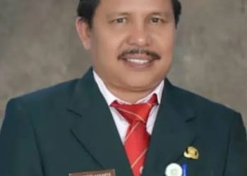 Atas Jasa dan Perjuangan terhadap Kesultanan Siak Sri Indrapura, Ketua LAKAM DPD Pessel Dr. H. Misri Hasanto, SH., M.Kes. Mendapat Gelar Kehormatan dari Sultan Siak Sri Indrapura XIII