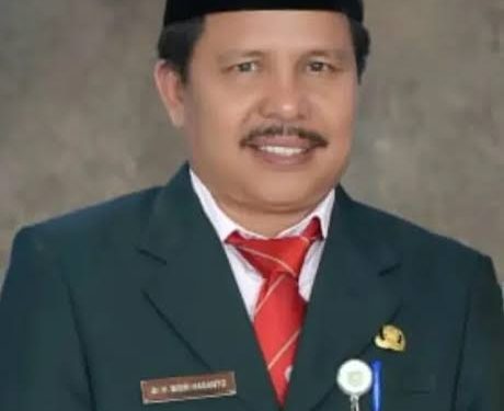 Atas Jasa dan Perjuangan terhadap Kesultanan Siak Sri Indrapura, Ketua LAKAM DPD Pessel Dr. H. Misri Hasanto, SH., M.Kes. Mendapat Gelar Kehormatan dari Sultan Siak Sri Indrapura XIII