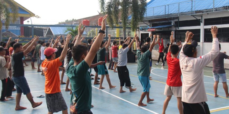 Sabtu Sehat Sabtu Semangat, Warga Binaan Lapas Pekanbaru Rutin Laksanakan Senam Bersama