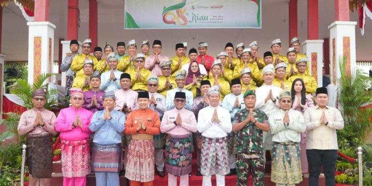 PEMDA PELALAWAN MELAKSANAKAN UPACARA HARI JADI PROVINSI RIAU KE-68 TAHUN 2025