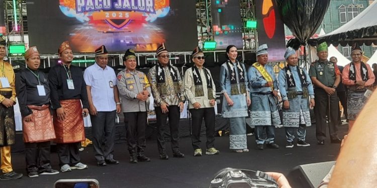 Pacu Jalur Resmi Dibuka Menteri Pariwisata