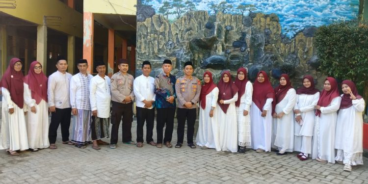 Bersilaturahmi ke MIN 1 Wajo, AKP Andi Suhidin, SH, MH : Ini Sebagai Bukti Kepedulian Terhadap Dunia Pendidikan