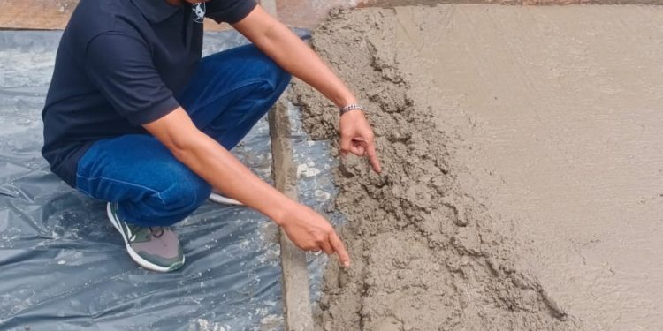 Belum Selesai Pembagunan Sudah Banyak Yang Retak Rehab Jalan Cor Beton Permukiman Relly Lahat TA 2025 Diduga Asal Jadi