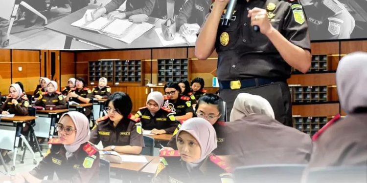 Bekali Calon Jaksa Di PPPJ Angkatan LXXXII : Kajati Jatim Tekankan Supremasi Hukum Hadapi Kejahatan Korporasi