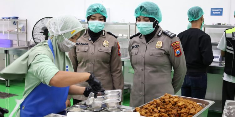 Pastikan MBG Higienis Polres Tulungagung Uji Food Safety di SPPG
