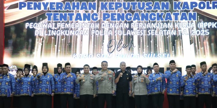 48 PPPK Polda Sulsel Menerima SK, Karo SDM : Selamat Bekerja Dan Terus Mendukung Tugas Tugas Kepolisian