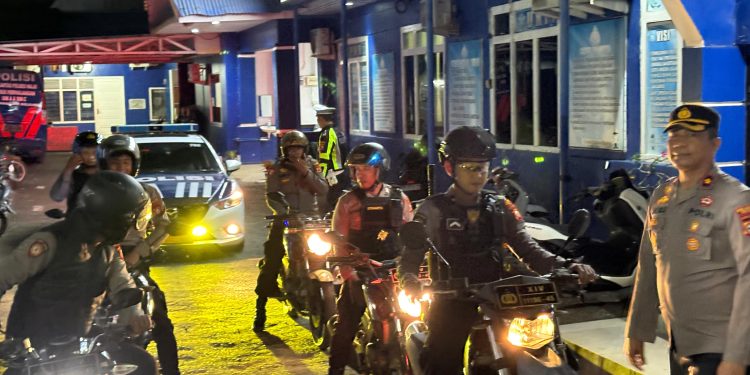 Personel Polres Wajo Laksanakan Patroli Skala Besar, Sasar Kawasan Ramai dan Objek Vital di Kabupaten Wajo