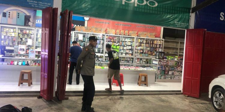 Lewat Patroli Biru, Polsek Sabbangparu Hadir Beri Rasa Aman Bagi Masyarakat