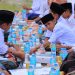 Milad ke-7, ASAR Humanity Berbagi 1.500 Paket Hotmeals di Dayah Ashabul Yamin Aceh Utara