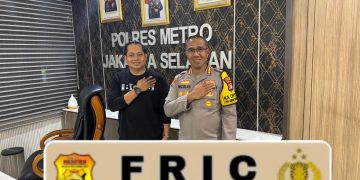 Moment kunjungan silaturahmi ketum FRIC H. Dian Surahman ke polres Jakarta Selatan dalam rangka jelajah kemitraan dengan polri