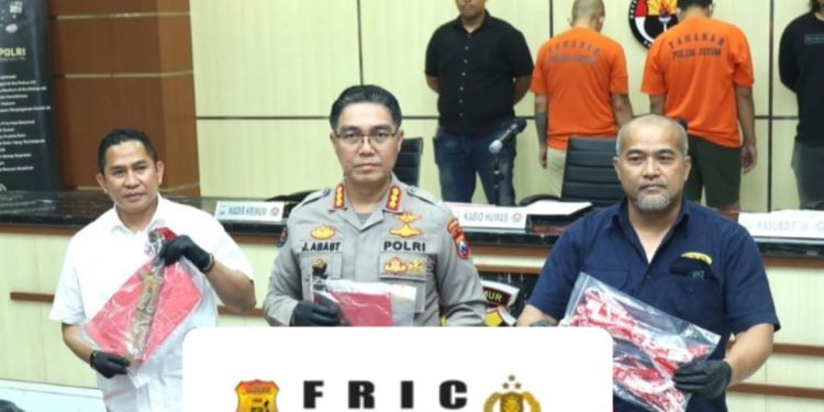Polda Jatim Ungkap Sindikat Pencurian Bersenjata di Minimarket Lintas Provinsi