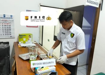 Food Safety : Sidokkes Polres Nganjuk Cek Bahan dan Makanan di SPPG Pace