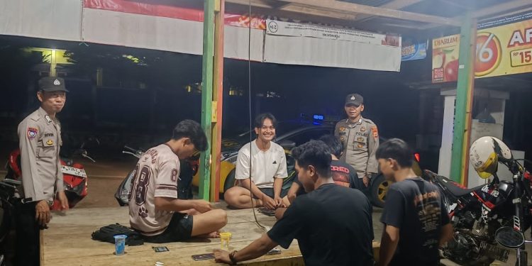 Polsek Sabbangparu Gelar Patroli Biru Humanis, Warga Merasa Lebih Tenang di Malam Hari