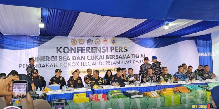 Bea Cukai Amankan Rokok Ilegal Impor Asal Kamboja di Pelabuhan Dwikora Pontianak