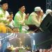 Habib Syech dan Gubernur Herman Deru Walikota Ratu Dewa mengajak warga kota Palembang bersholawat untuk mendoakan warga Sumatera 