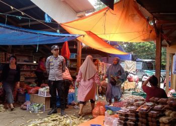 Kapolsek Sabbangparu: Kehadiran Polisi di Pasar Rakyat Wujudkan Aktivitas Masyarakat yang Aman dan Tertib