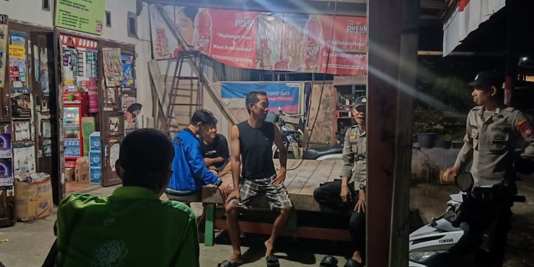 Ciptakan Malam yang Aman dan Nyaman, Polsek Sabbangparu Rutin Laksanakan Patroli Biru