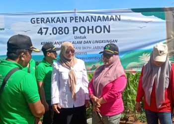 Perhutani Jombang Tanam 47 Ribu Pohon, Di Hutan Lebak Jabung Bersama Muspika Wonosalam