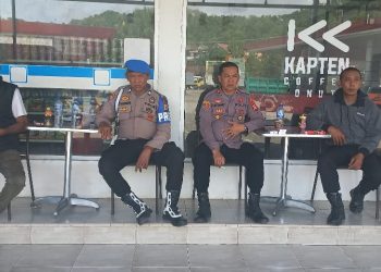 Pastikan BBM Tepat Sasaran, Kapolsek Pammana Lakukan Pengawasan SPBU Jelang Nataru