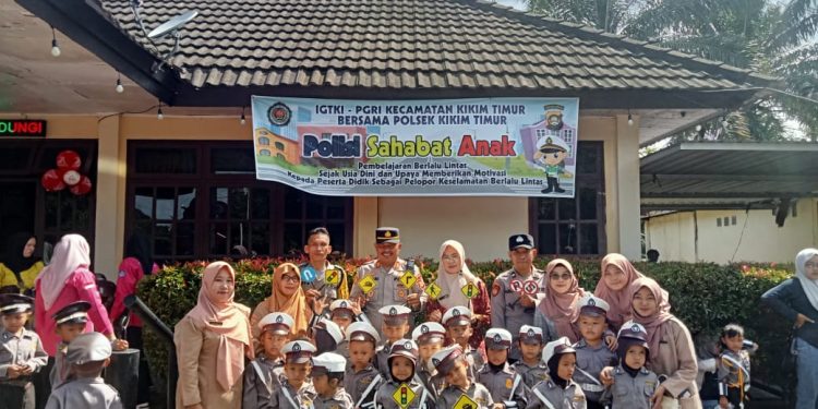 Polsek Kikim Timur bersama IGTKI-PGRI Kikim Timur,Gelar Polisi Sahabat Anak, Tanamkan Keselamatan Berlalu Lintas Sejak Usia Dini.