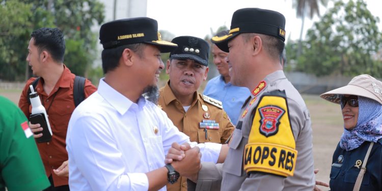 Bersama Forkopimda, Kapolres Wajo Hadiri Groundbreaking Preservasi Jalan Provinsi di Sabbangparu