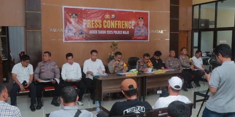 Press Conference Akhir Tahun 2025, Polres Wajo Tegaskan Penegakan Hukum Tetap Optimal