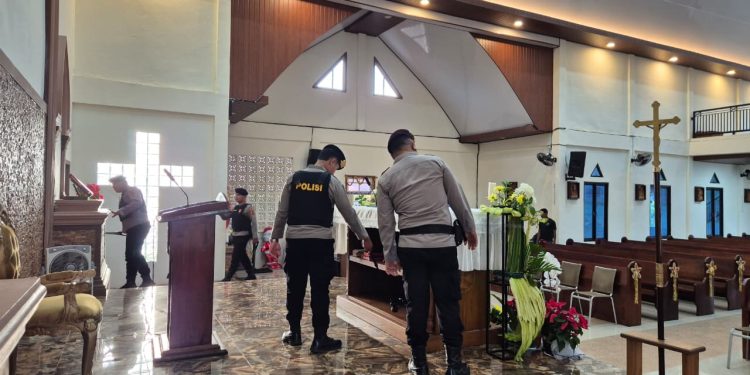 Pastikan Keamanan Ibadah Natal, Polres Tanjab Barat Sterilisasi Sejumlah Gereja