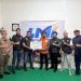 Anggota Ormas Per-maskot Memberikan Bantuan Untuk Warga Yang Terkena Dampak Bencana Banjir Bandang Di Sumatera Aceh Sibolga
