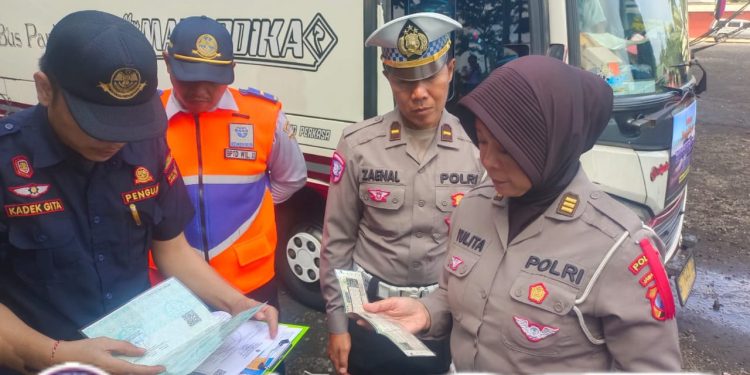 Ziarah Makam hingga Ground breaking Museum Marsinah, Kapolri: Mengenang Pahlawan Nasional Buruh