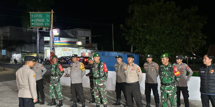 Kapolsek dan Koramil Takkalalla Berkomitmen Jaga Keamanan, Ciptakan Suasana Aman Selama Perayaan Tahun Baru