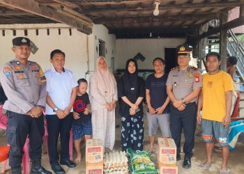 Kapolsek Belawa Dukung Warga Terdampak Kebakaran di Desa Ongkoe dengan Bantuan dan Himbauan Kamtibmas