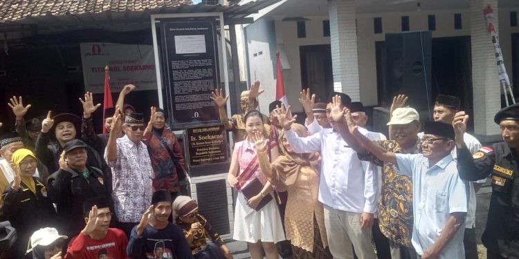 Peringatan 62 Tahun Kunjungan Cindy Adams: Warga Ploso Tegaskan Jejak Kelahiran Bung Karno di Jombang
