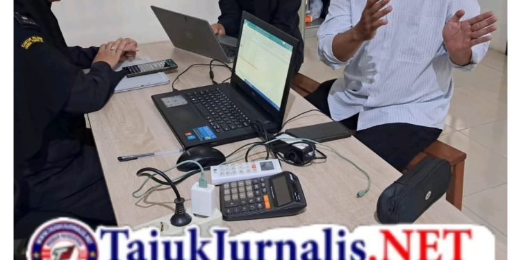 Perkuat Kepatuhan Industri, Bea Cukai Malang Gelar Bimbingan Teknis Kewajiban Cukai bagi Perusahaan Pabrik Rokok
