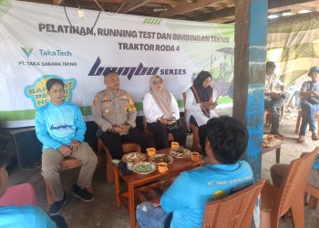 Pelatihan Traktor Roda Empat di Desa Lagoari, Polsek Takkalalla Dukung Program Swasembada Pangan