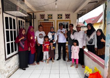 Hj. Sabia Afriana dari Fraksi NasDem Tinjau Warga dan Anak-Anak Terdampak Penyakit Cacingan di Palembang