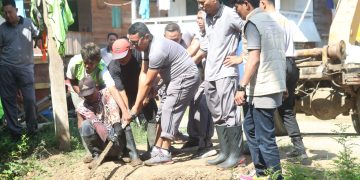 Polres Wajo Komitmen Jaga Kebersihan Lingkungan Melalui Kegiatan Kurvey Bersama Personel