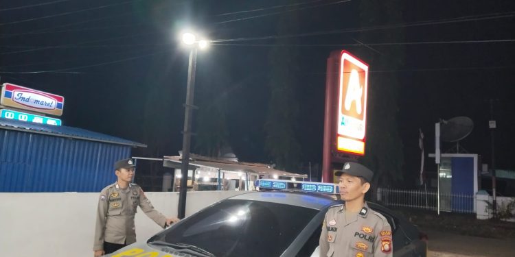 Sisir Permukiman dan Objek Vital, Patroli Biru Polsek Sabbangparu Digelar Dini Hari