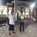 Komitmen Pelayanan Ramadan, Polres Wajo Hadir Amankan Jamaah Tarawih di Sengkang