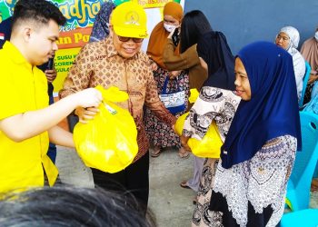 Taufan Pawe Gelar Pasar Murah di Bacukiki, Warga Parepare Sambut Antusias