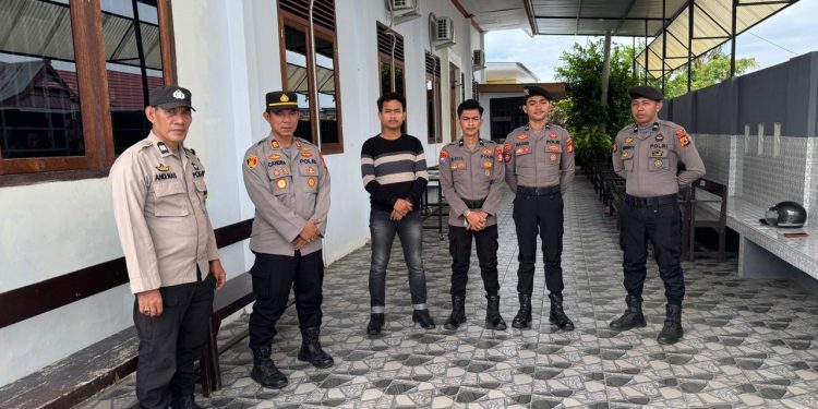 Kapolsek Tempe AKP Candra Said Nur Pastikan Pengamanan Ibadah Jumat Agung di GPDI Pantai Kosta Berjalan Kondusif