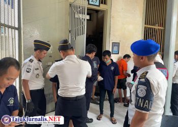 Perkuat Keamanan Jelang Hari Bhakti Pemasyarakatan, Lapas Kelas IIA Sidoarjo Bersama Kepolisian Intensifkan Razia Hunian Warga Binaan