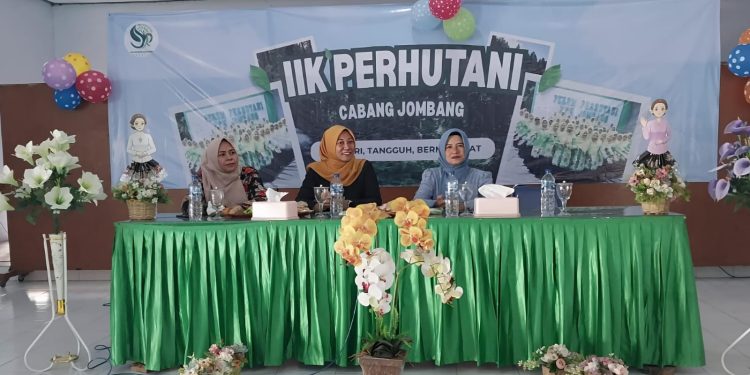 Peringati Hari Kartini IIK Perhutani KPH Jombang Gelar Cek Kesehatan Gratis Dan Cek Mata