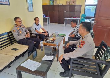 Kapolsek Maniangpajo Cek Stok Pangan di Gudang Bulog, Pastikan Ketersediaan Beras dan Jagung Aman