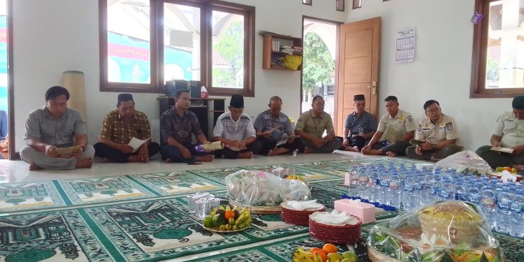 Perhutani Gelar Pengajian Runinan Jemat Legi Bersama Satpol PP dan Rekan Wartawan Di Jombang