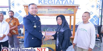 Dari Lapas untuk Harapan: Bantuan Gerobak Usaha Diserahkan Langsung Kalapas Sidoarjo di Kanwil Ditjenpas Jatim