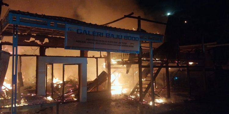 Kapolsek Tanasitolo: Kebakaran di Pakkanna Diduga Akibat Korsleting Listrik