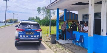 UNIT TURJAWALI SAT LANTAS POLRES WAJO ANTISIPASI PENINGKATAN ARUS KENDARAAN DI PELABUHAN BANGSALAE SIWA