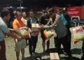 Kapolsek Sabbangparu Bersama Camat Serahkan Bantuan untuk Korban Kebakaran di Pallimae